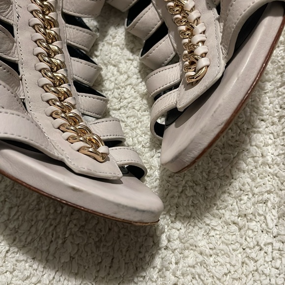 EUC- Coach - 9 - Picture 8 of 11